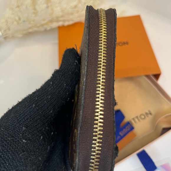 ❌SOLD❌🎀 Louis Vuitton Monogram Love Lock Zippy coin Wallet - Picture 6 of 11